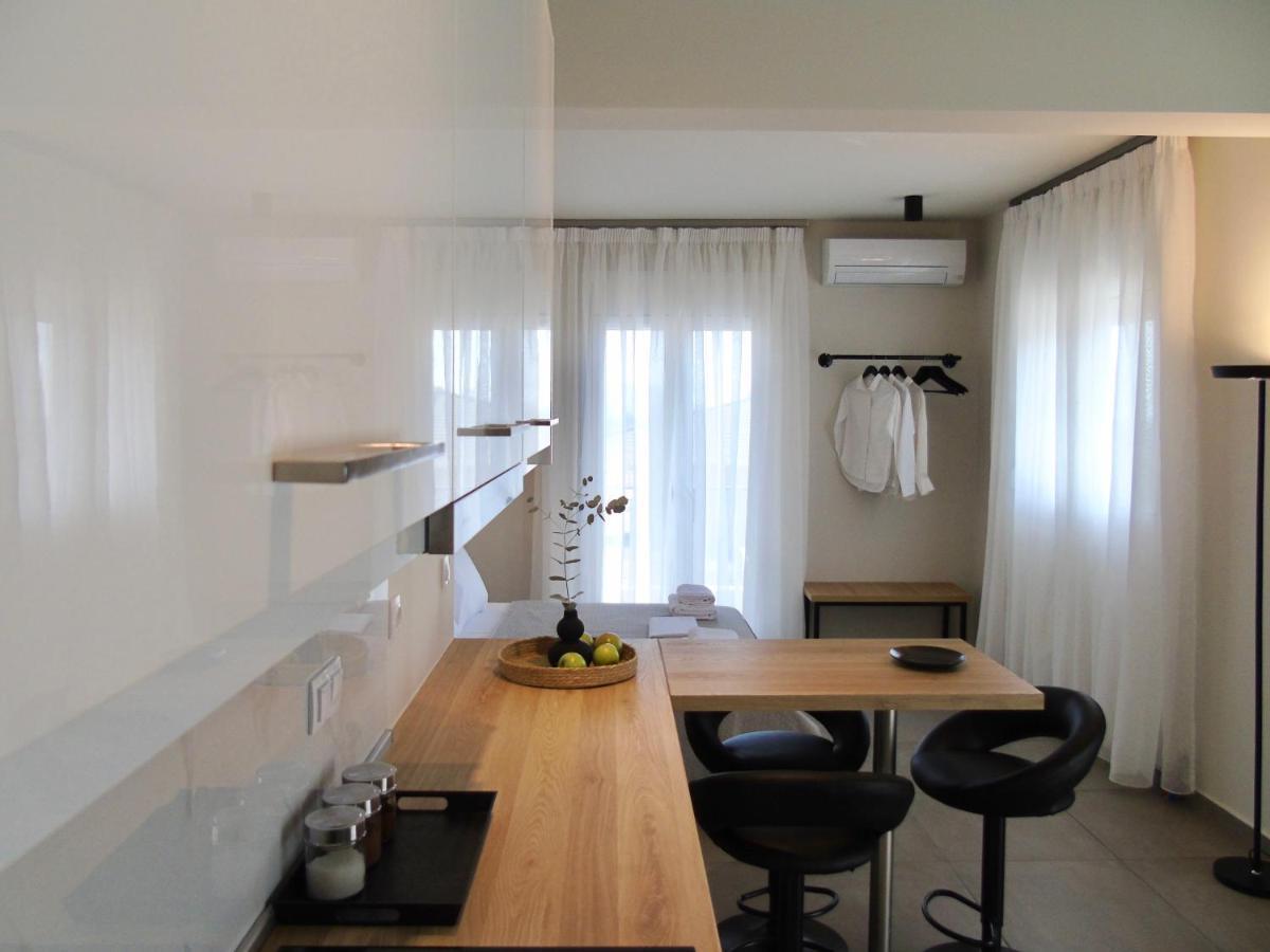 Grey Rose Apartment Kalambaka Bagian luar foto